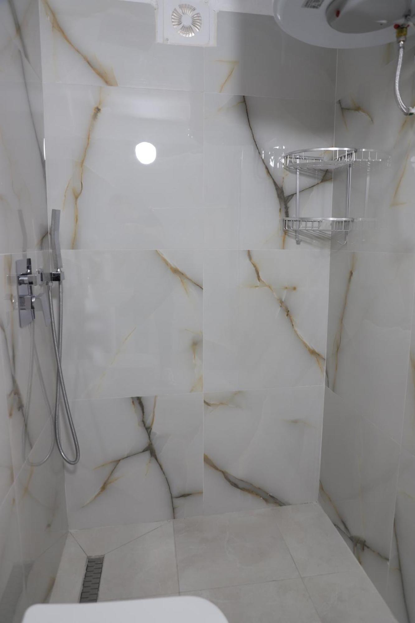 Guesthouse N&B Berat Kültér fotó